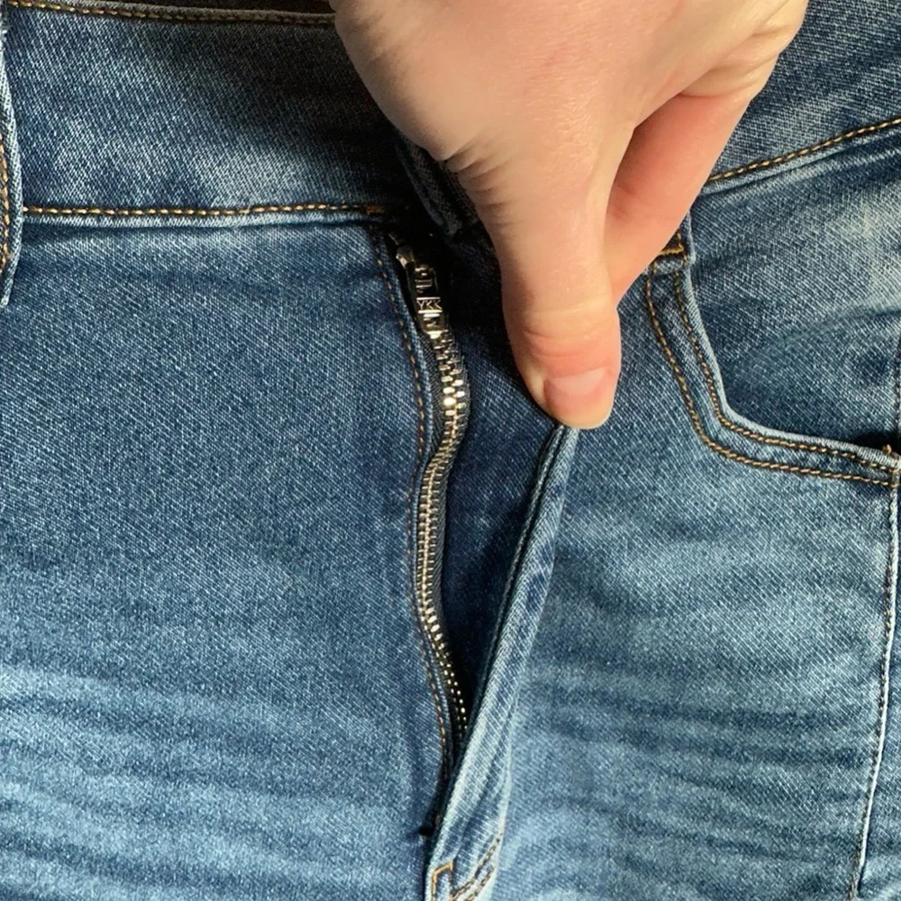 Pilcro Anthropologie Blue Wide Leg Cropped Barrel Denim Jeans Size 28 Tall Chic - Picture 11 of 15